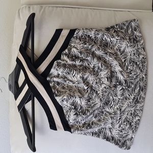 Cropped Top Black and Beige Brand:Shoulder/Size: Small